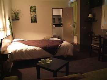 Hotel Restaurant Des Portes De Meuse ナンシー エクステリア 写真